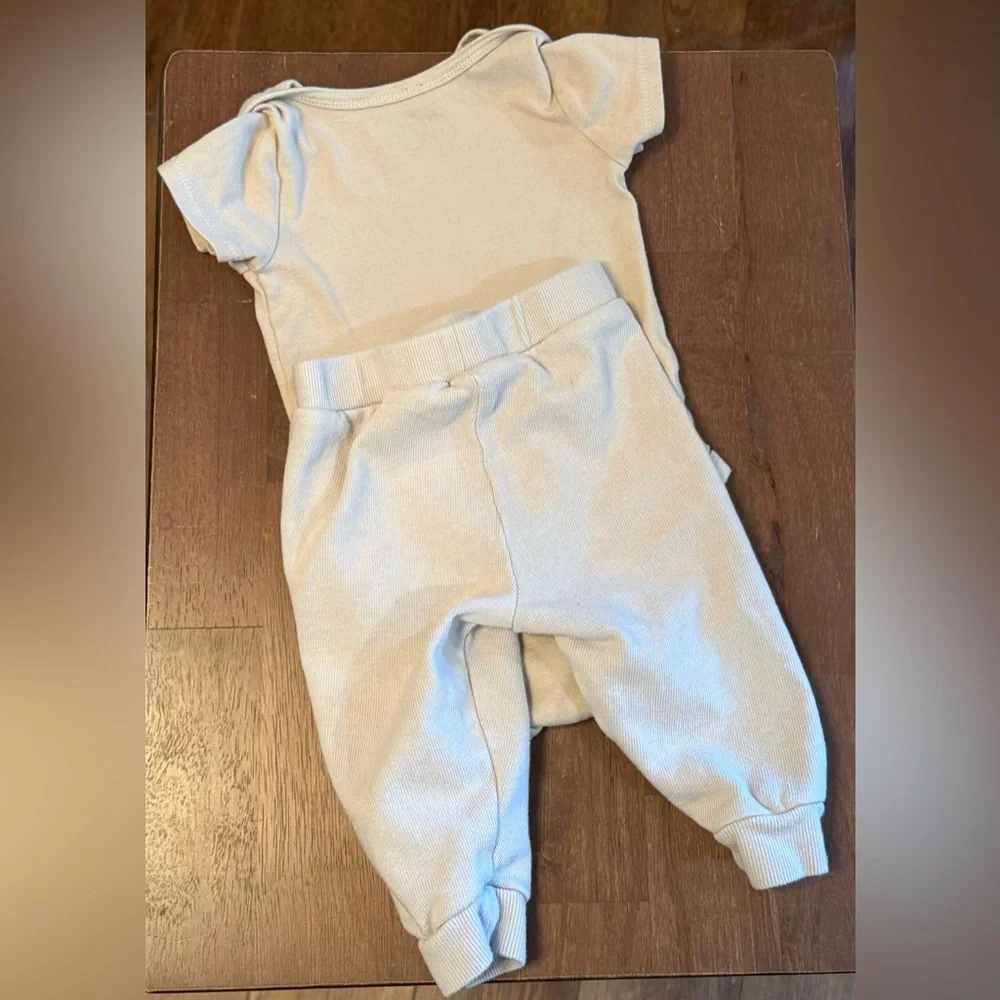 Carter’s Infant Outfit One-piece w/ Pants Size 6-9 Mos Unisex Elephant Be Happy